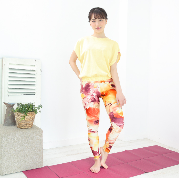 ショート丈でトレンディなTシャツ