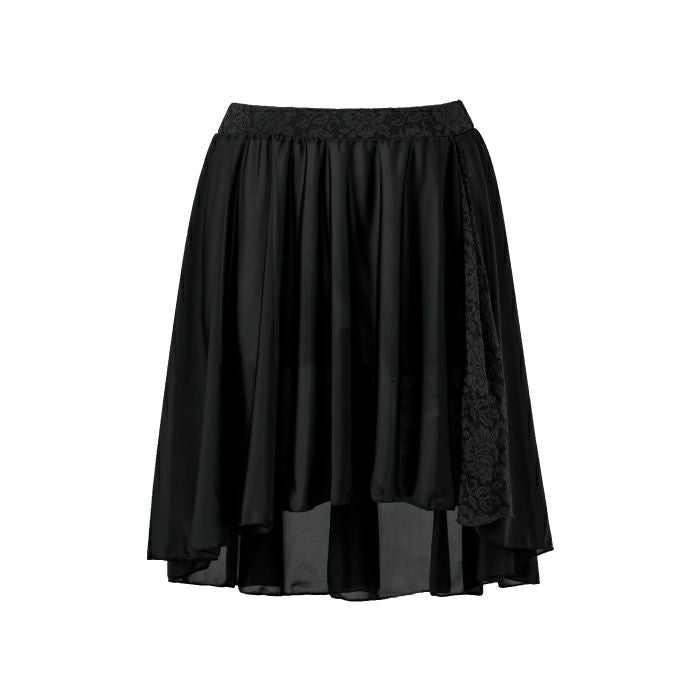 動きに合わせて同色レースが見え隠れする履き込みスカート